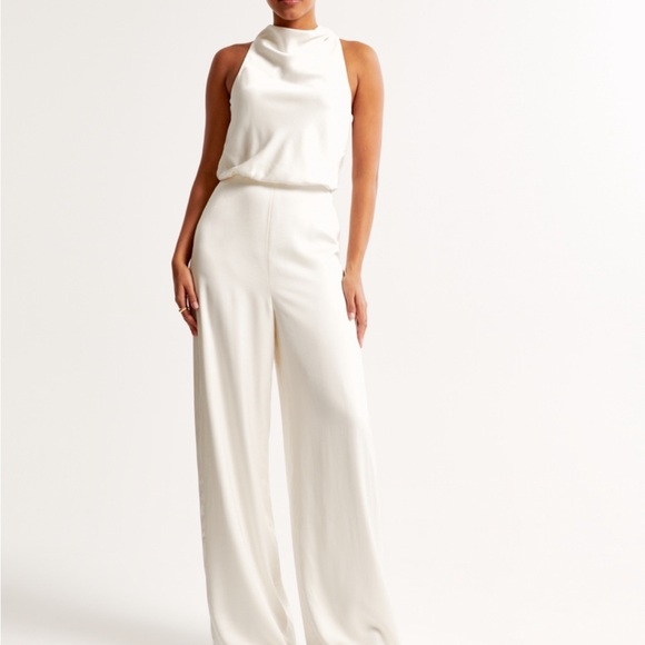 Elegant White Jumpsuit - Picture 1 of 2